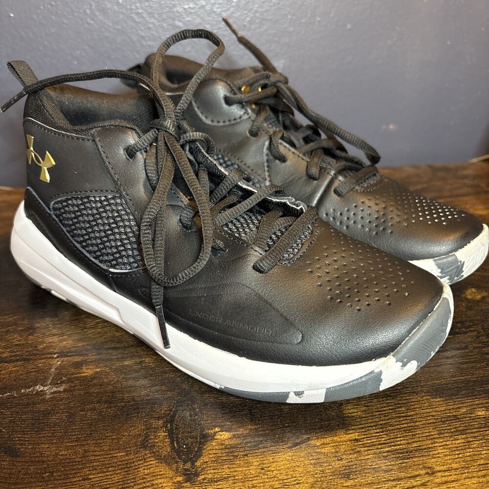 Under Armour Shoes Humble Black/Gold Size 5 YOUTH